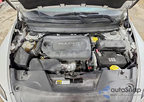 2016 Jeep Cherokee Latitude z USA, uszkodzony, nr VIN 1C4PJMCB6GW218919